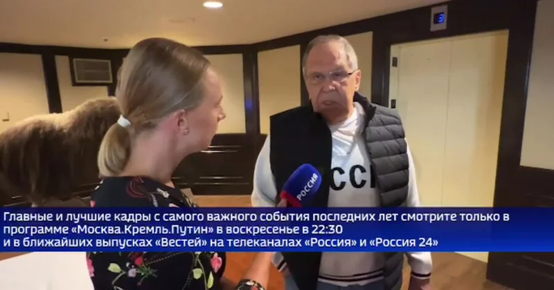 Lavrov “SSRİ” yazılı sviteri ilə sükutu pozdu: “Bu, mənim vətənimdir, utanmıram!
