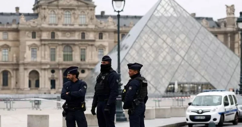 Le Figaro: Fransada Luvrun soyulması işi üzrə iki şübhəli saxlanılıb