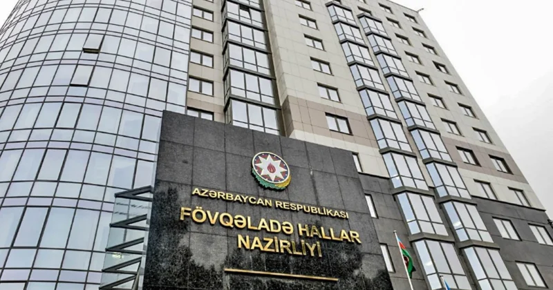 Спасатели вызволили мужчину из глубокого водного резервуара Minval Politika