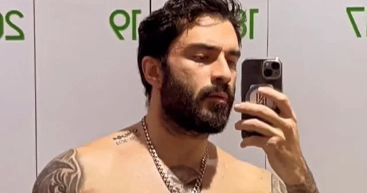 İbrahim yarıçılpaq fotosunu paylaşdı