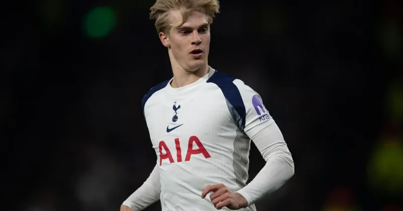 “Barselona” və “Napoli” Premyer Liqa futbolçusunu transfer etmək istəyir