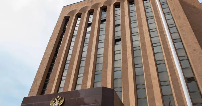Губернатор Арушанян упомянул про иванов . Посольство России в недоумении