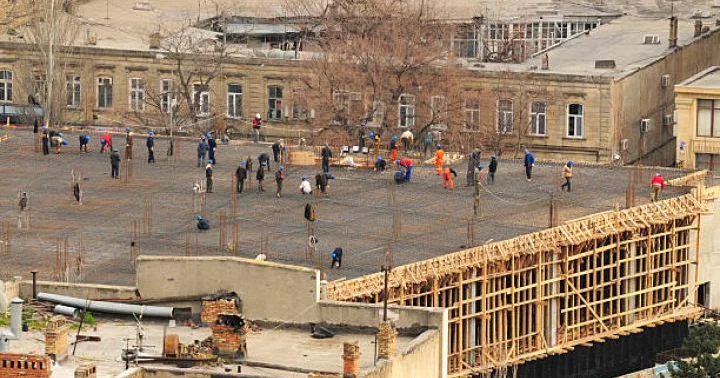 Tikinti sektorunda yeni islahatlara başlayır: tikintiyə icazə prosedurları dəyişdiriləcək Komissiya yaradıldı