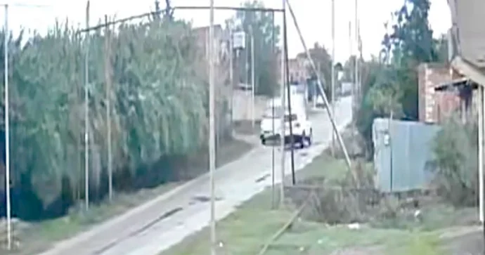 Qarşısına çıxan “KIA”dan yayınan yük maşını divara çırpıldı ANBAAN VİDEO