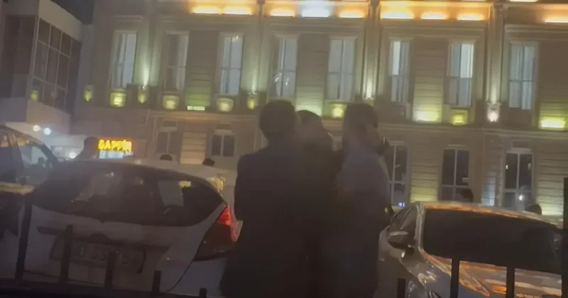 Массовая драка произошла перед домом торжеств в Баку видео