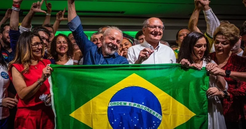 Lula da Silva Braziliyada prezident seçkilərinin ikinci turunda qalib gəlib