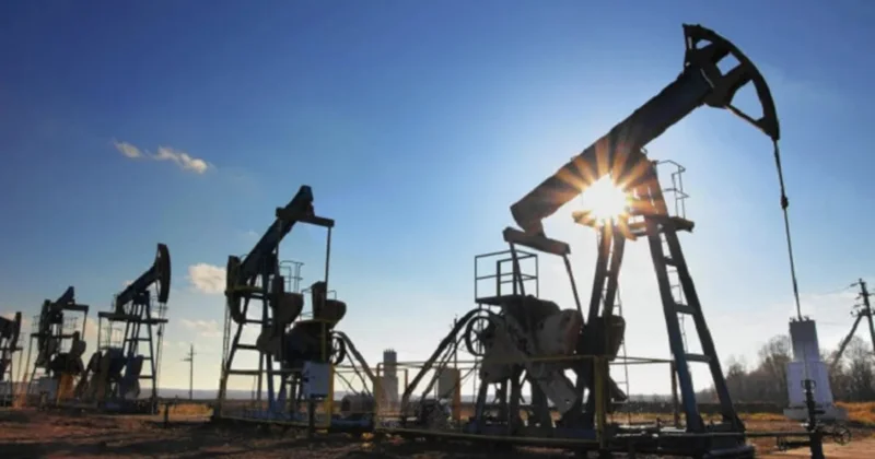 Цена нефти марки Brent снизилась более чем на 2%