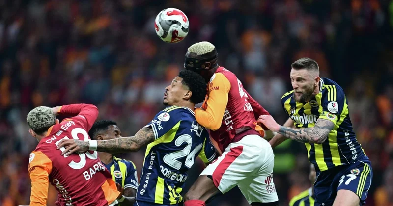 İstanbul derbisi: Qalatasaray Fənərbaxça ya qarşı YENİLƏNİR