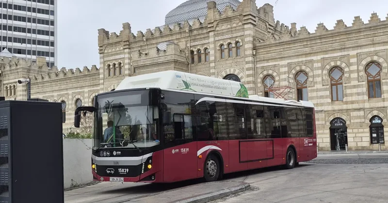 В Баку временно изменены маршруты двух автобусов