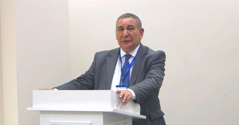 Həm yaxşı direktor, həm də yaxşı yazıçı olmaq cəsarət tələb edir