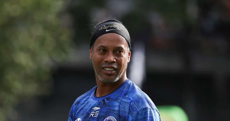 Ronaldinyo aktiv futbola qayıdır