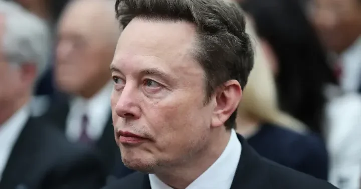 İlon Mask: SpaceX süni intellekt çipləri almaq üçün 40 milyard dollar borc cəlb edib