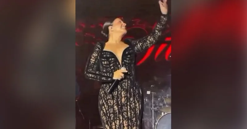 Sevgilisi həbs olunan Sibel Can səhnədə şou göstərdi Video