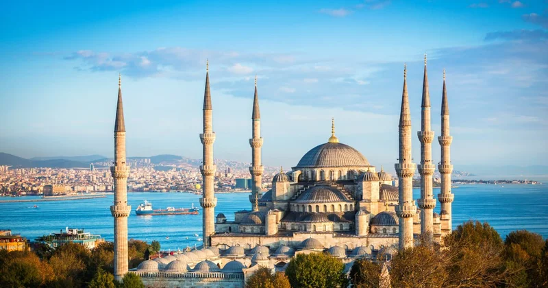 Türkiyədə dövlətin görünməyən ortaqları: Təriqətlər hakimiyyətə necə nüfuz edir? VİDEO