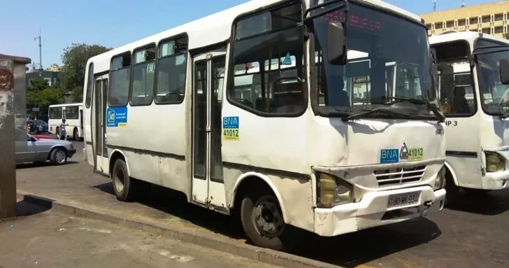 Жители Сумгайыта жалуются на старые автобусы и большие интервалы движения