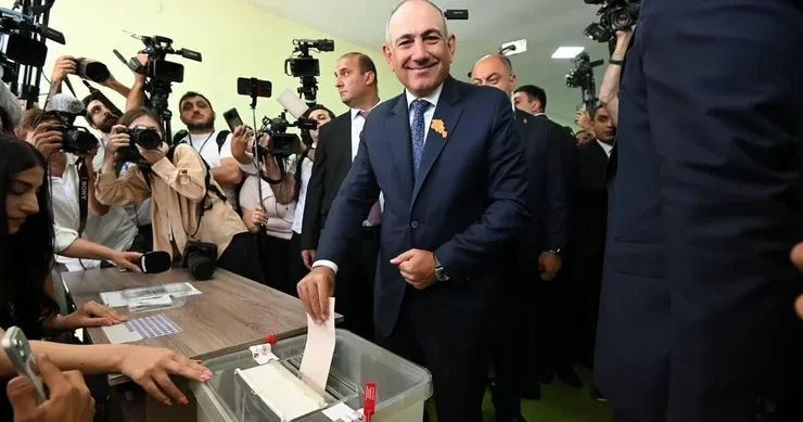 Paşinyan öz qələbəsindən şübhələnir Ermənistanda real seçki rəqabəti qalmayıb...