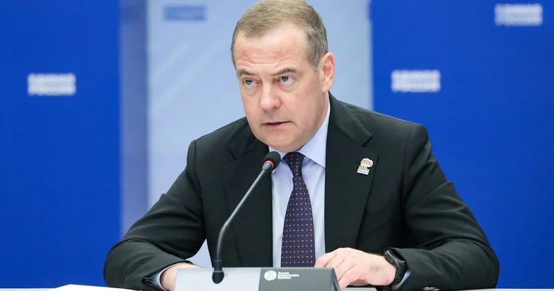 Medvedev: Qərb ölkələri Rusiyaya qarşı 30 mindən çox sanksiya tətbiq edib