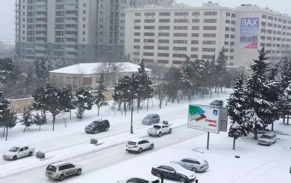 Bakıda müşavirələr keçirilib, güclü qar yağmasına hazırlığın vəziyyəti araşdırılıb