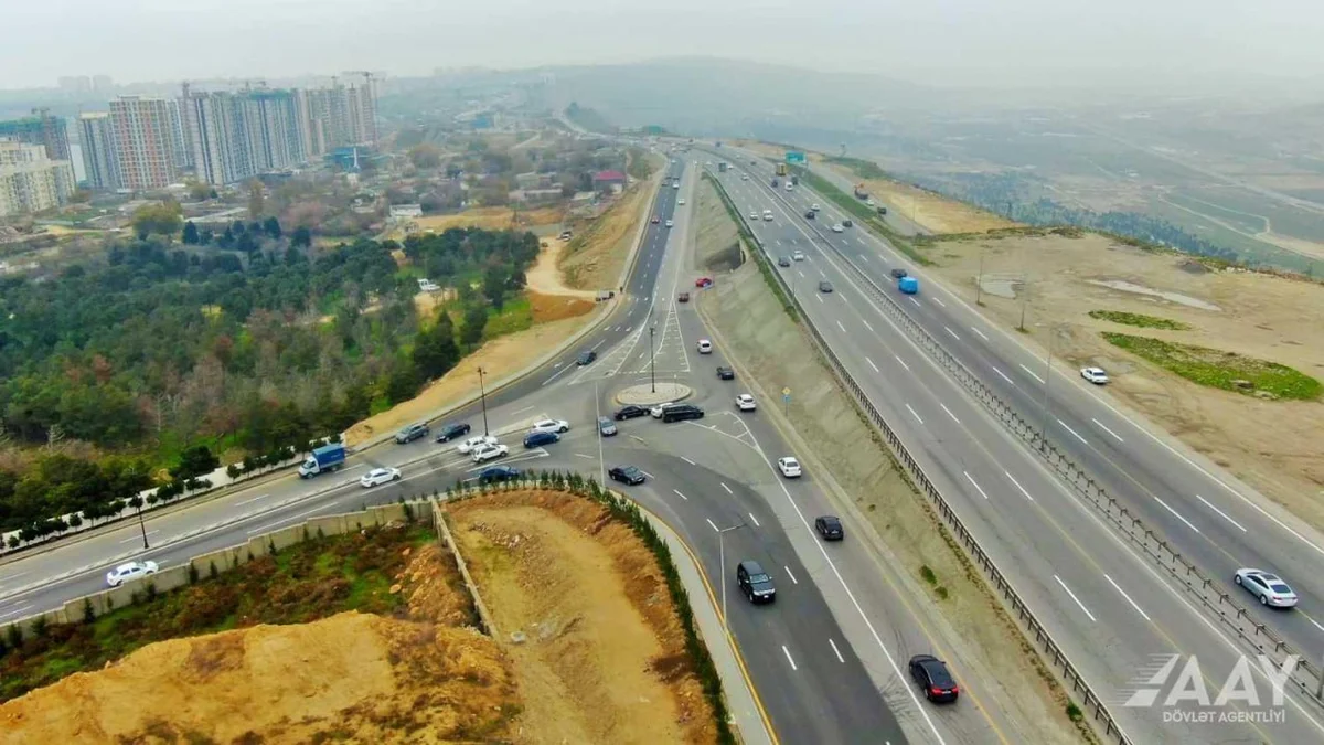 Bakıda daha bir küçədən Dairəvi yola çıxış genişləndirildi FOTO