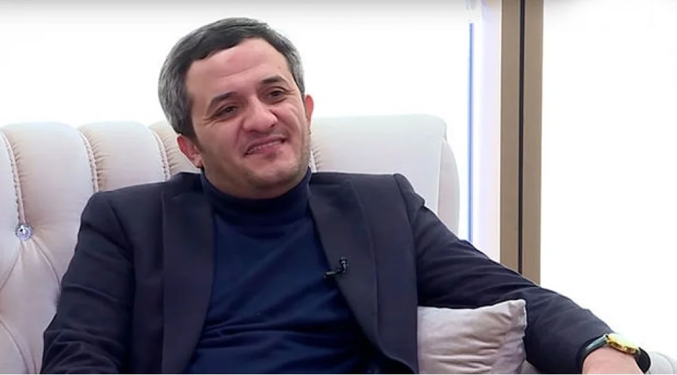 Orxan Xəyyam KÖMƏK İSTƏDİ: “Adama 1000 manat qoysaq…” Yeni Çağ Media