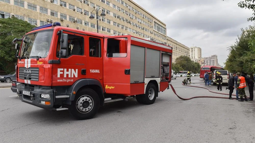 FHN: Ötən sutka 15 yanğına çıxış olub, 8 nəfər xilas edilib