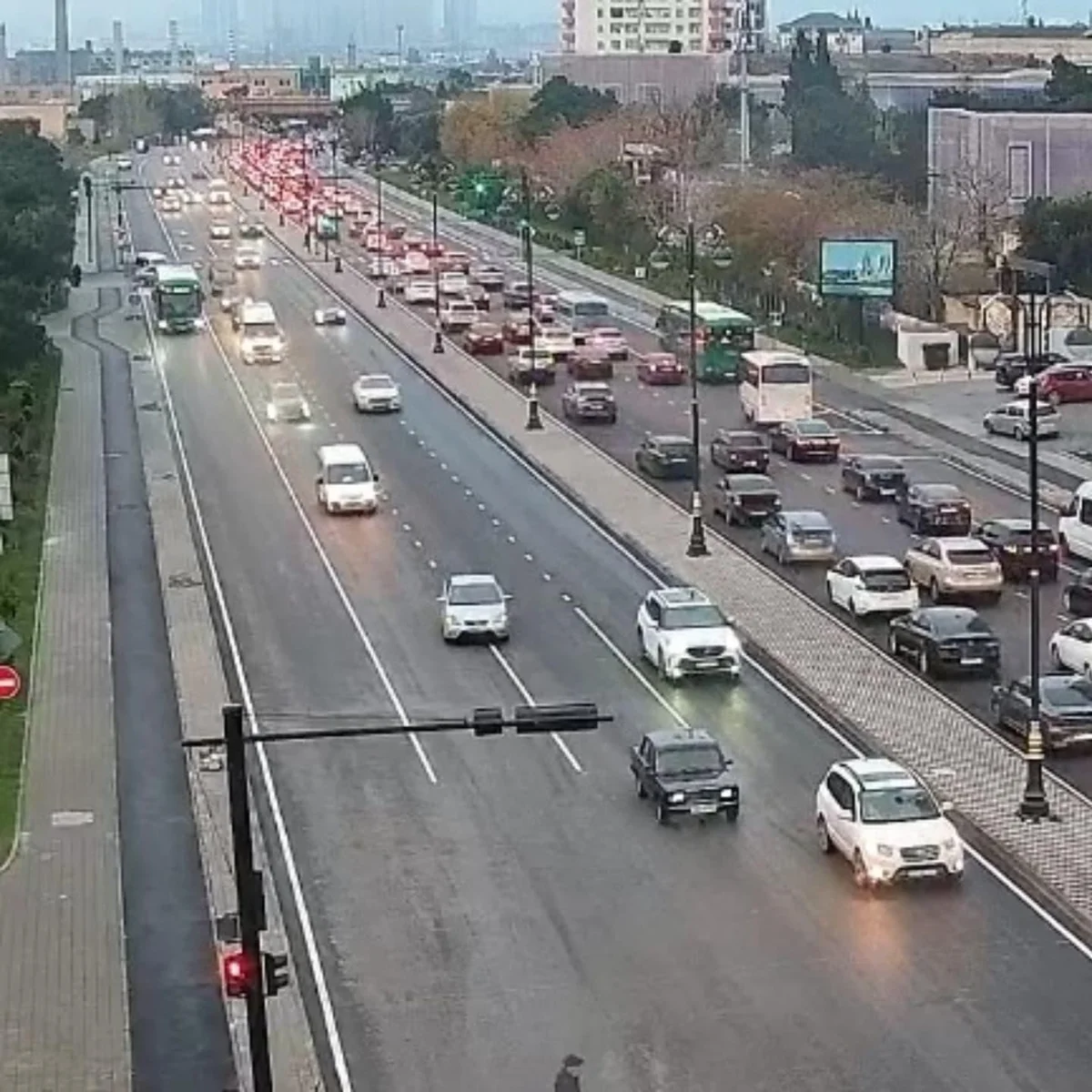 Bakıda tıxac olan yolların sayı artdı SİYAHI