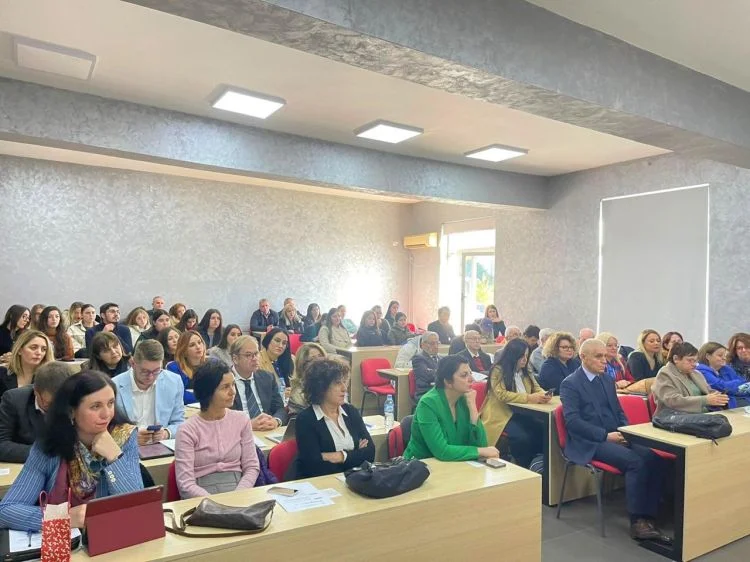 Bakı Slavyan Universitetində elmi konfrans keçirildi FOTO