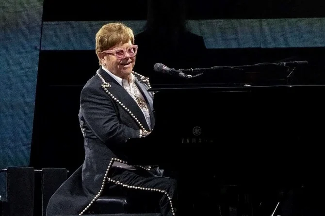 Elton Con görmə qabiliyyətini itirib Xəbər saytı Son xəbərlər və Hadisələr