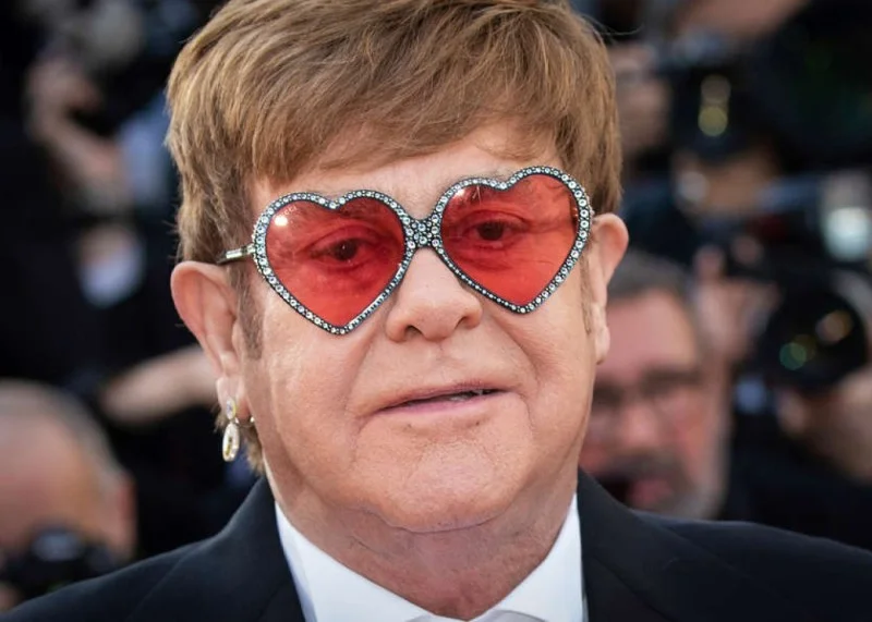 Elton Con bu səbəbdən mahnı yaza bilmədiyini açıqladı