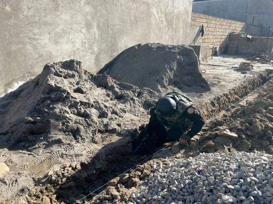 Sarayda qazıntı zamanı hərbi sursatlar tapılıb