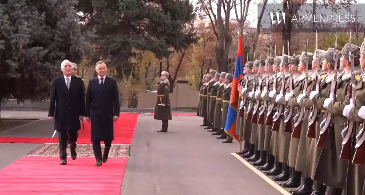 Anjey Duda Ermənistan Prezidenti ilə görüşüb