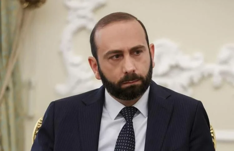 Mirzoyan gülünc duruma düşdü: Hələ təyin olunmayan naziri təbrik etdi