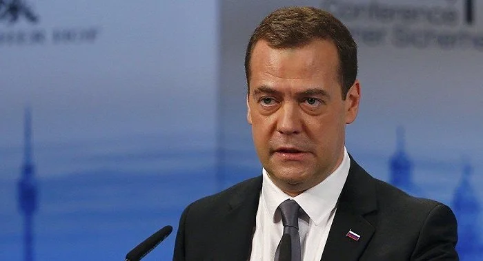 Medvedev: Onlar Rusiya ilə nüvə müharibəsinə hazırlaşırlar