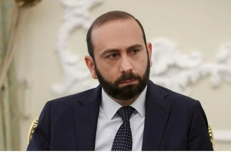 Mirzoyan gülünc duruma düşdü: Hələ təyin olunmayan naziri təbrik etdi