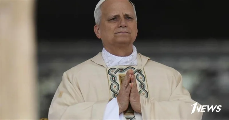 Папа Римский запретил католикам полигамию и полиаморию