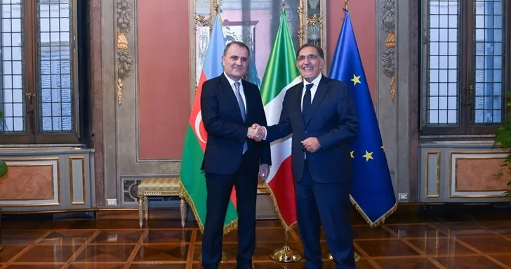 Глава МИД Азербайджана встретился с председателем Сената Италии