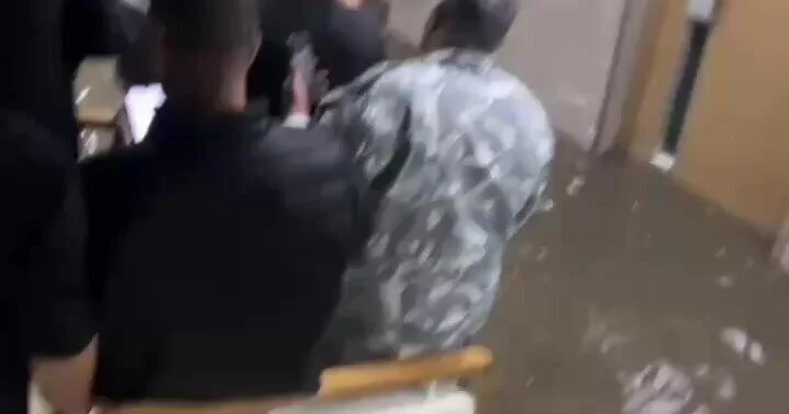 Сильные наводнения затопили министерство в Бейруте ВИДЕО