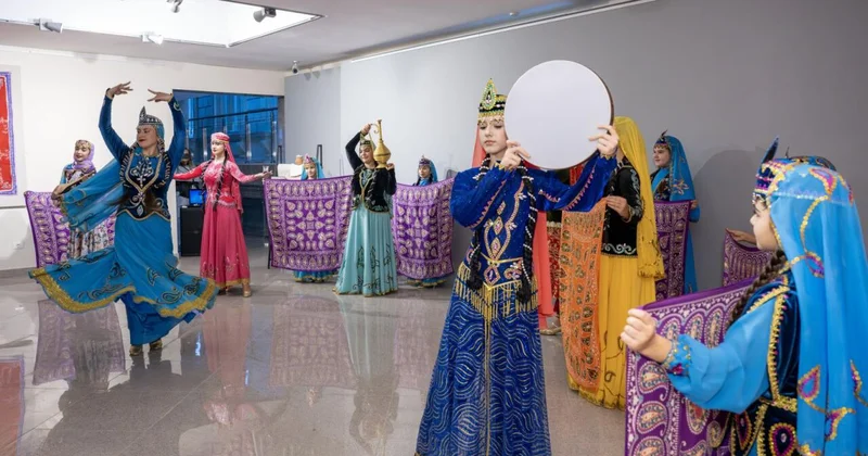 Azərbaycan Milli İncəsənət Muzeyində “Kəlağayı ənənələr, simvollar və sirlər” adlı tədbir keçirilib FOTO