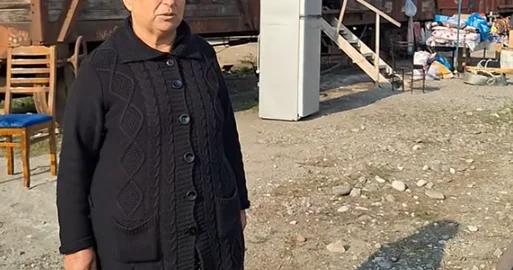 Vaqonda yaşayan keçmiş məcburi köçkün evlə təmin olundu