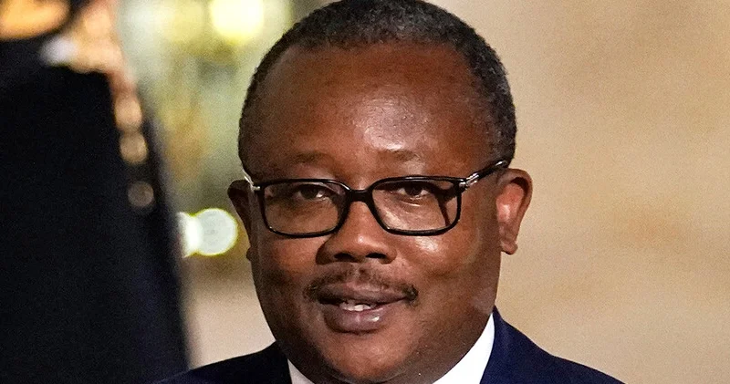 Bu ölkədə çevriliş oldu: Prezident həbs edildi