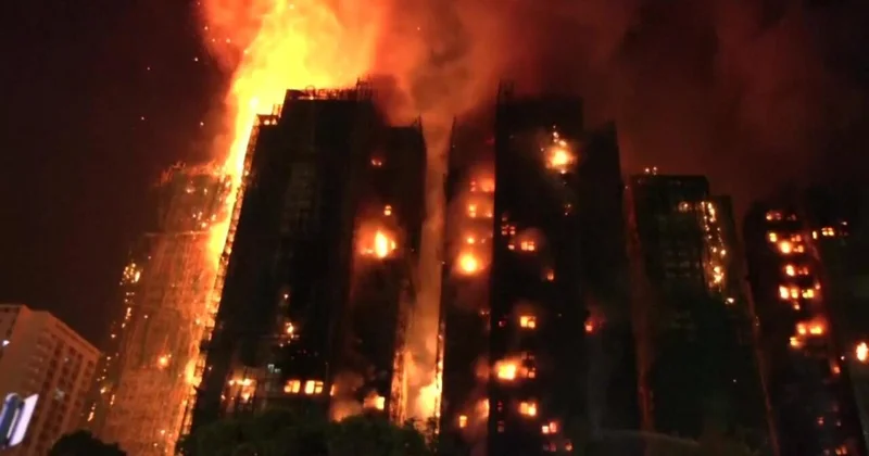 Honkonqda binada güclü yanğın Çox sayda ölən və yaralanan var VİDEO