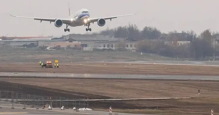 Аэропорт Вильнюса парализован: польский лайнер соскользнул с полосы