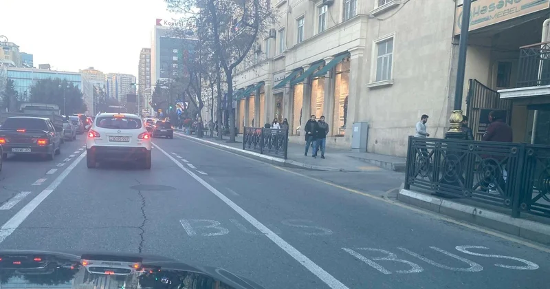 Bu yolda hərəkət zolaqlarının sayı artırılır Video