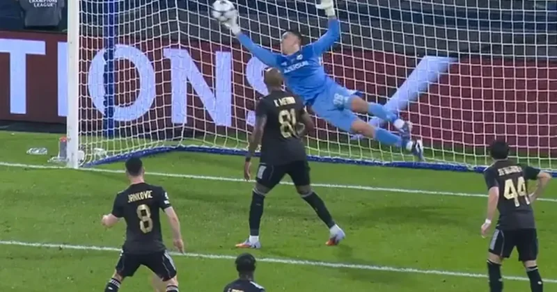 Mateuş Koxalski üç seyvi ilə diqqət mərkəzinə düşdü