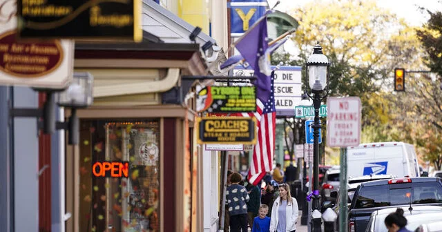 ABŞ da işsizlik müraciətləri aprelin ortalarından bəri ən aşağı səviyyəyə düşüb