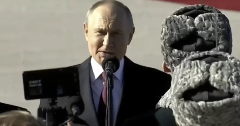 Putin qırğızıstanlı hərbçiləri öz dilində salamladı Video