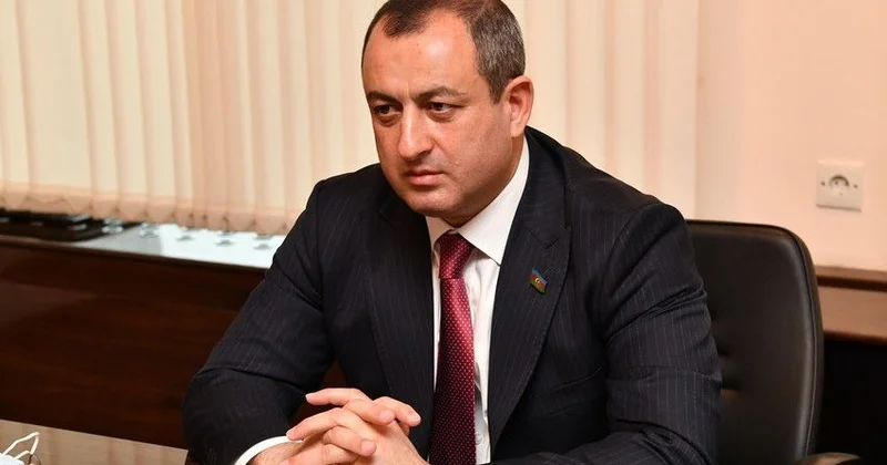 Adil Əliyev 3 nəfəri işdən çıxardı