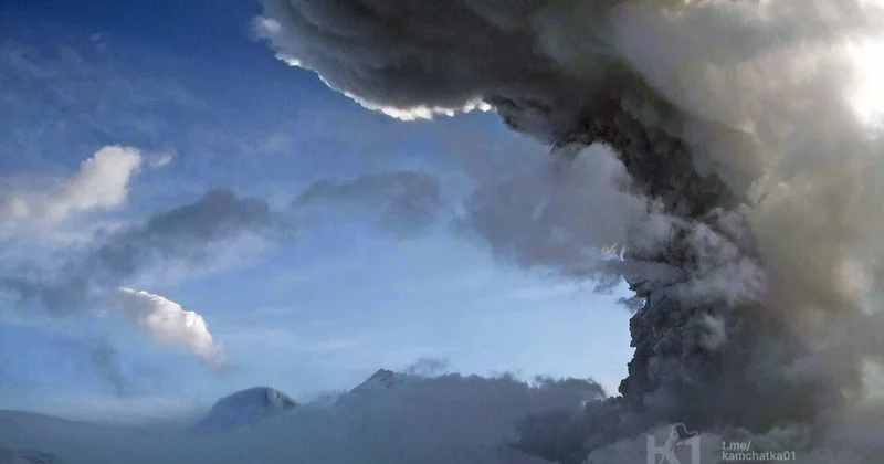 На Камчатке начал извергаться вулкан ВИДЕО