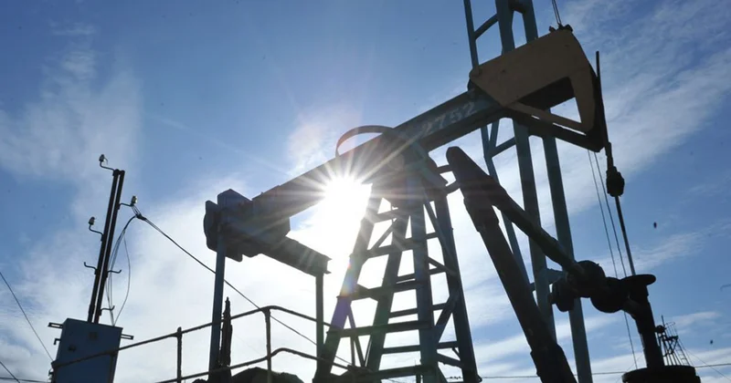 Стоимость азербайджанской нефти упала до 64,8 доллара