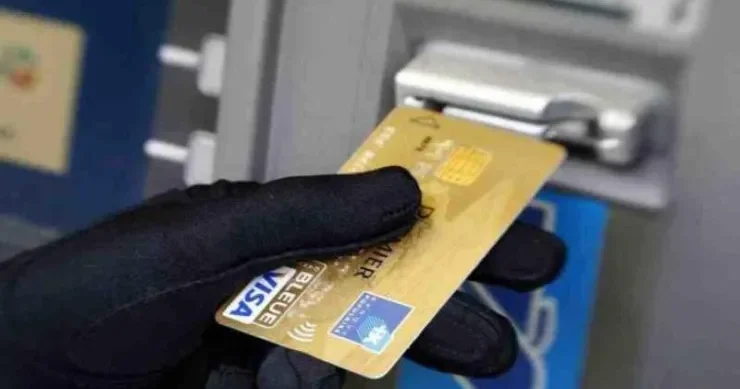 Dövlət ittihamçısı bank kartlarından pul oğurlayanlara iş iştədi